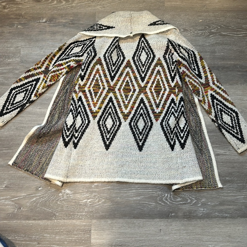 Cardigan. - Picture 2 of 2